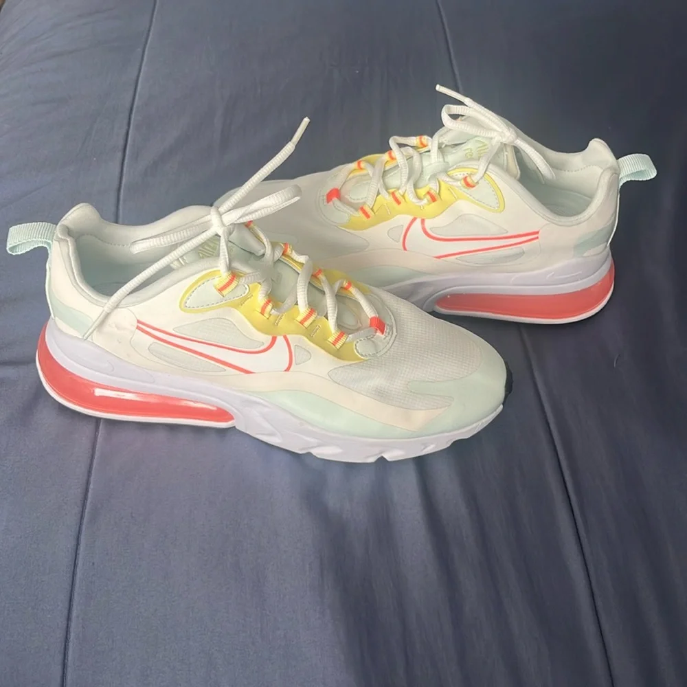 EUC Nike Wmns Air Max 270 React 'Pale Ivory' - Sz 10